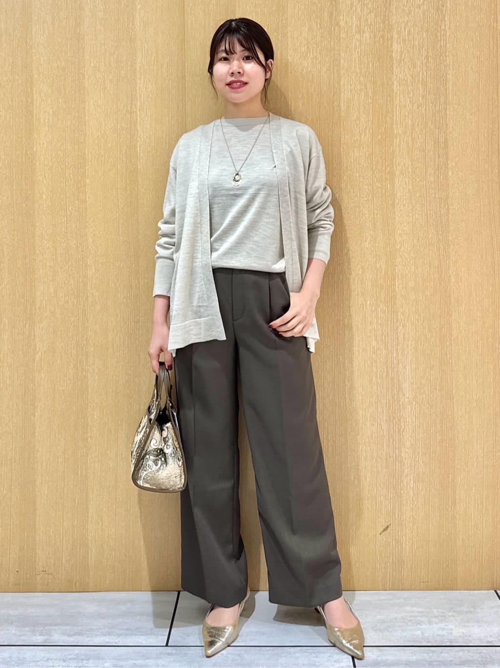 nanaさんの「UNTITLED｜【アンサンブル可/洗える】シルクウールカシミヤ ドルマンスリーブニット」を使ったコーディネート