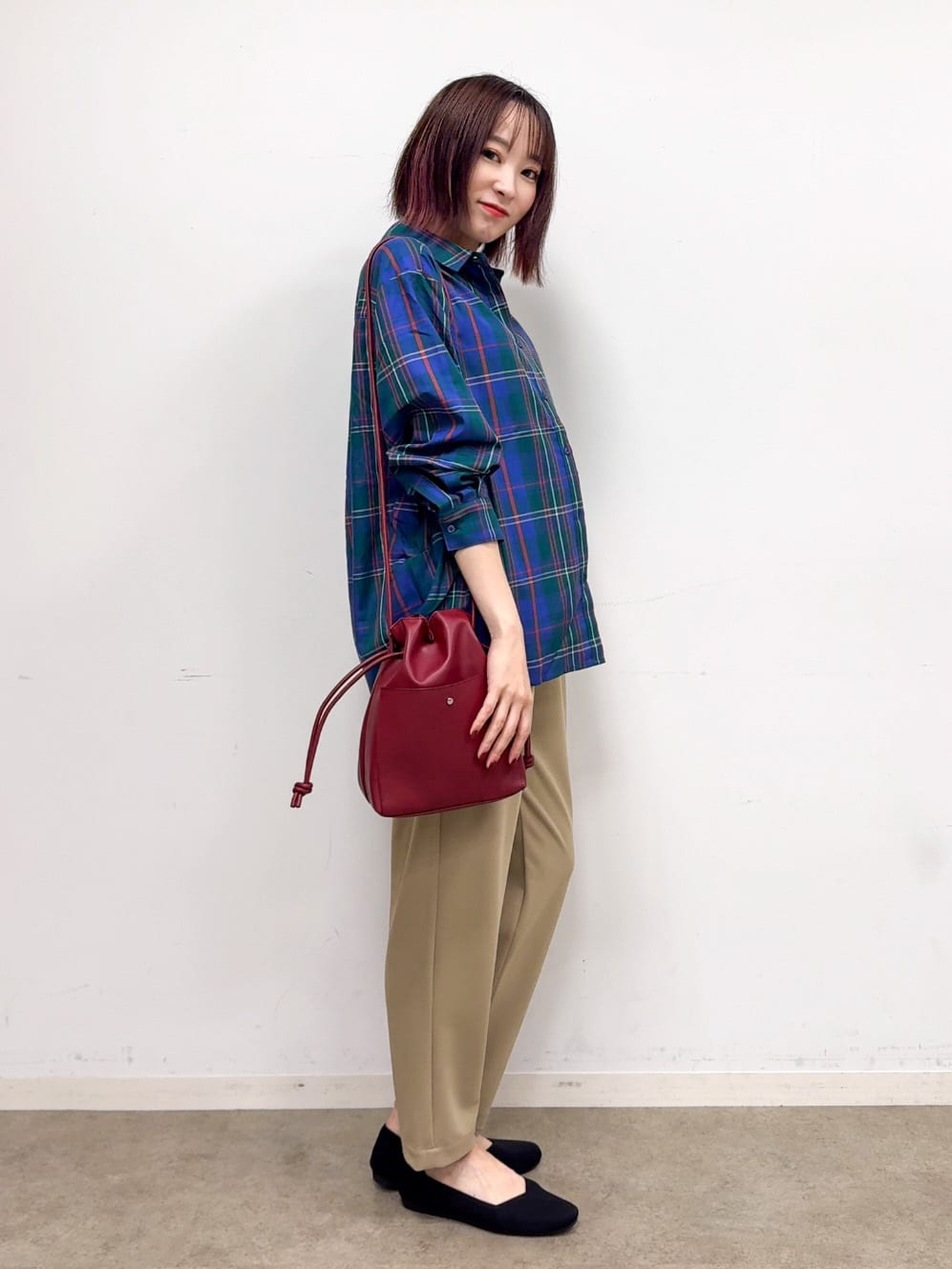 𝐜𝐡𝐢𝐤𝐚さんの「SHOO･LA･RUE｜【洗濯機可/S-LL】程よい抜け感 大人のチェックシャツ」を使ったコーディネート