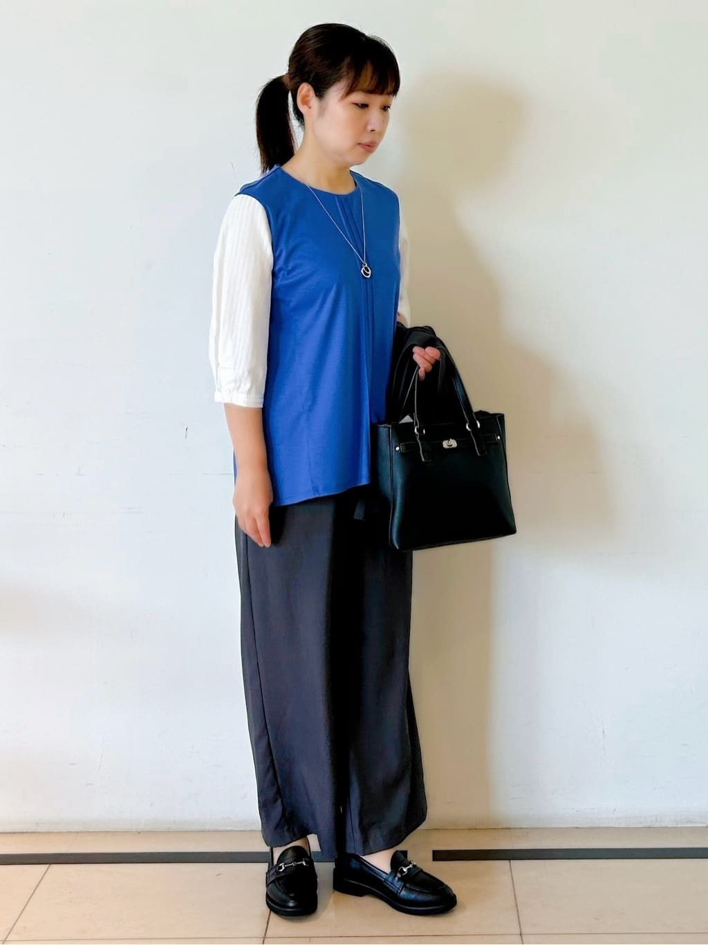 ひーさんの「Reflect｜【ウエスト総ゴム／セットアップ／単品使いOK◎】ベスト＋ストレートパンツセット」を使ったコーディネート