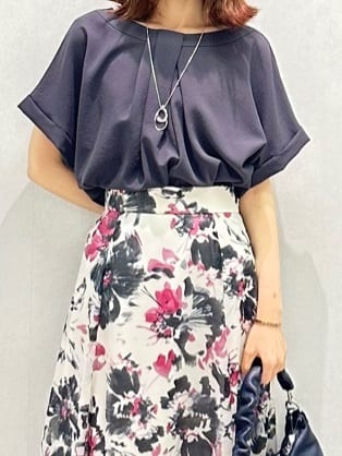 Miwaさんの「UNTITLED｜【シアー/後ろウエストゴム】ペイントフラワースカート」を使ったコーディネート