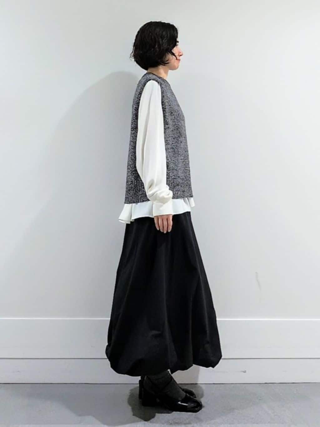 ミズタさんの「UNTITLED｜【重ね着レイヤードに】杢調ニットベスト」を使ったコーディネート