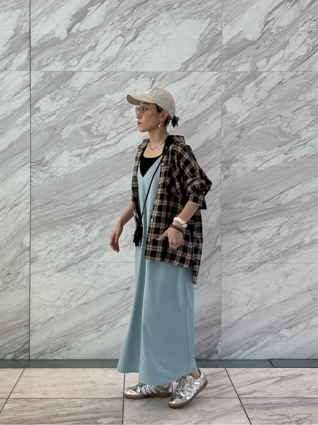 kotakiさんの「INDIVI｜オンブレチェックシャツ」を使ったコーディネート