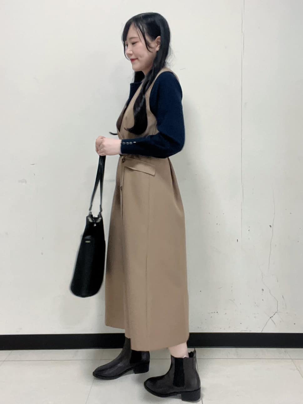 Hitomiさんの「index｜トレンチディティールワンピース【洗濯機OK／イージーアイロン／防シワ】」を使ったコーディネート