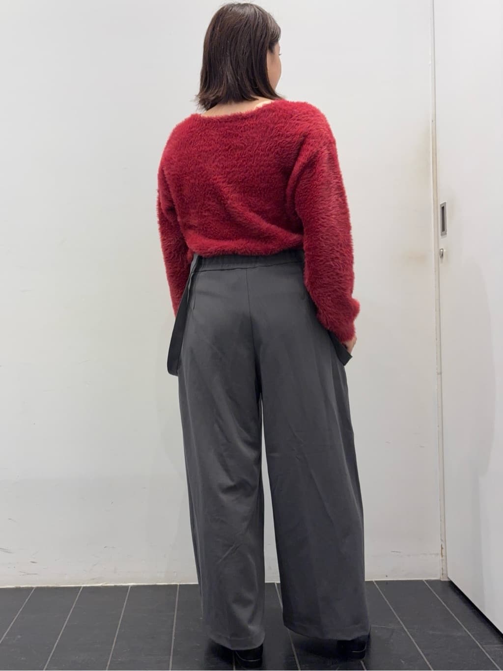 おしずさんの「THE SHOP TK｜【華やかで柔らか】ふわふわフェザーニット/洗える・前後2WAY」を使ったコーディネート