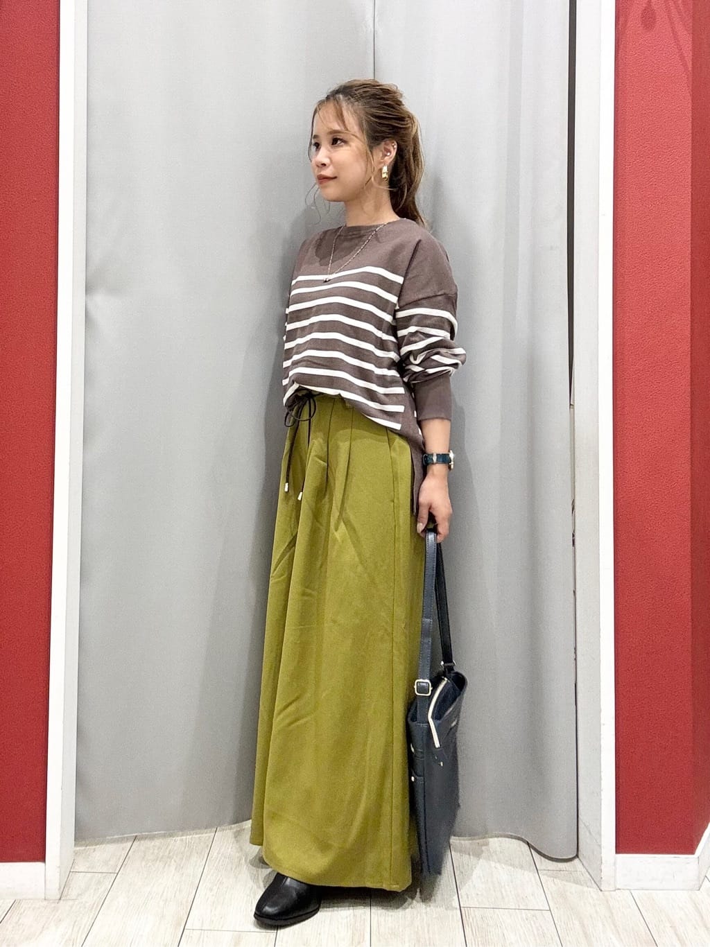 shioさんの「SHOO･LA･RUE｜【S-LL/2点セット】脚のラインを拾いにくい ベルト付きタックスカーチョパンツ」を使ったコーディネート