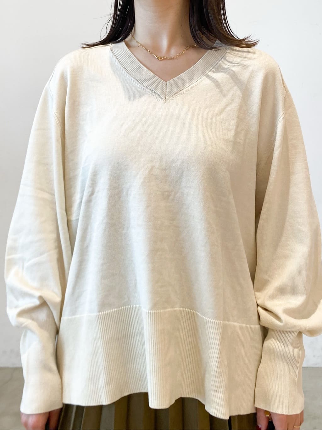 haruさんの「OPAQUE.CLIP｜フェイクスウェードプリーツスカート【静電気防止加工／洗濯機OK】」を使ったコーディネート