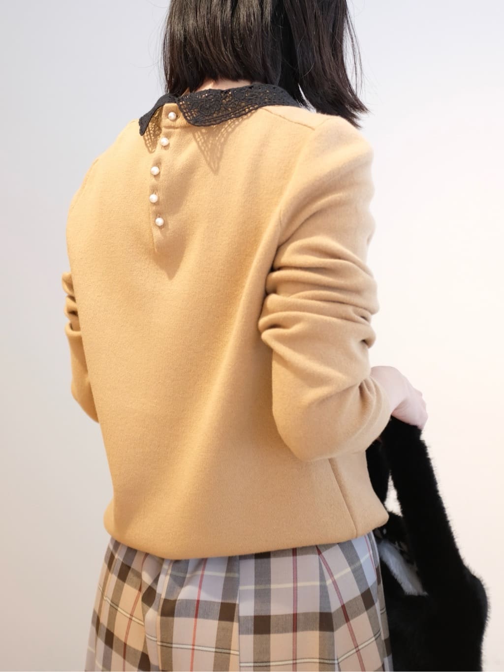 Kishimotoさんの「DRESSTERIOR｜2WAYレースカラーニット」を使ったコーディネート