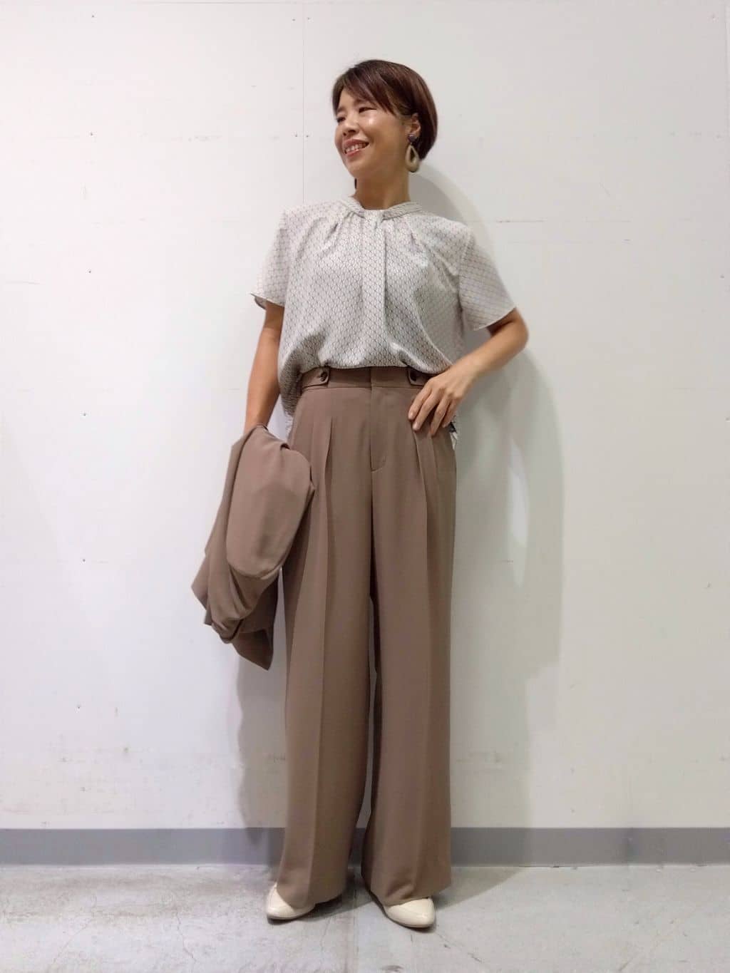 Kさんの「INDIVI｜【UVケア】モノグラム ボウタイデザインブラウス」を使ったコーディネート
