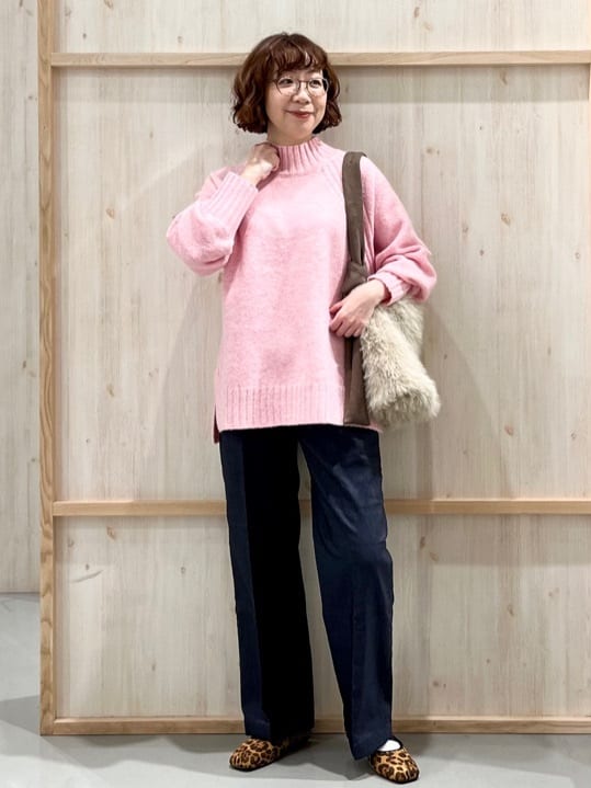 nakoさんの「THE SHOP TK｜ふんわり柔らかきれい色 ウール混ハイネックニット」を使ったコーディネート