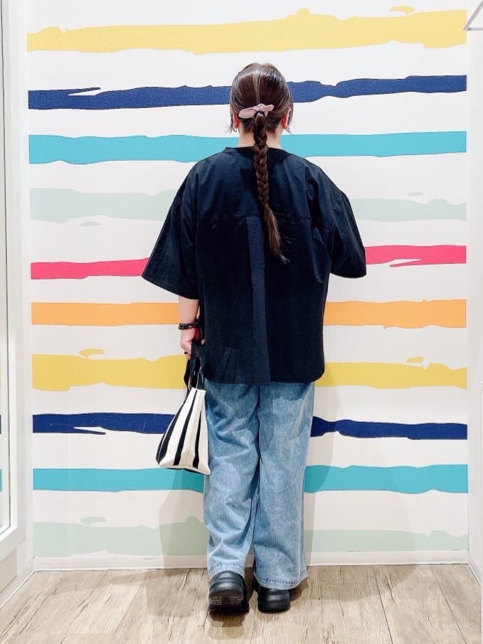 Peeさんの「SHOO･LA･RUE｜【S-LL/ひんやり/UV】選べる6柄でそれぞれ欲しくなる プリントTシャツ」を使ったコーディネート
