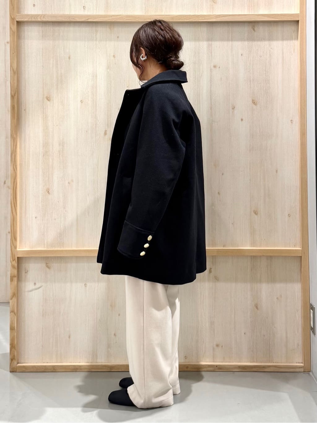 nanaさんの「THE SHOP TK｜クラシカルな装い ウールライクスタンドカラーコート」を使ったコーディネート