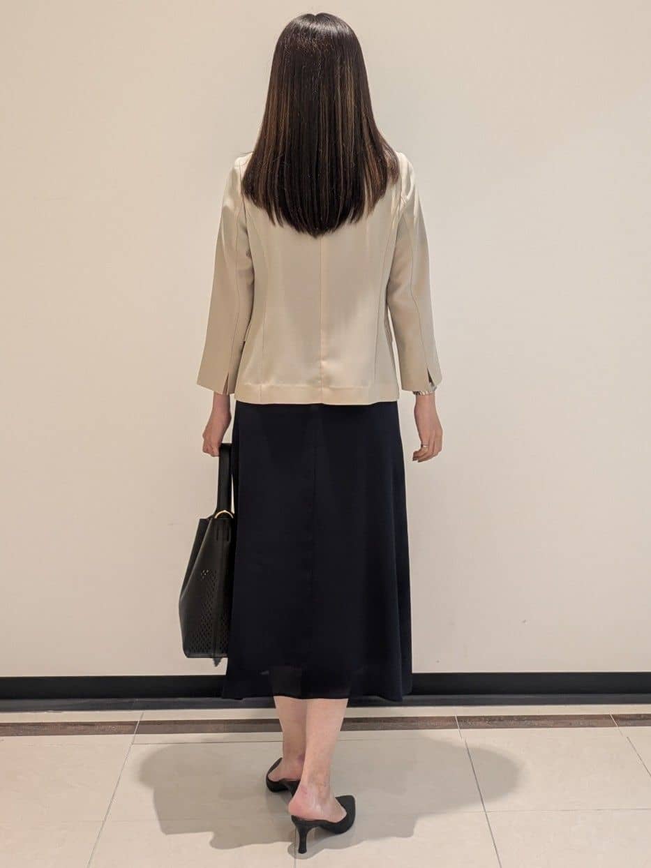 mikiさんの「COUP DE CHANCE｜【手洗い可／日本製】カシュクール風ワンピース」を使ったコーディネート