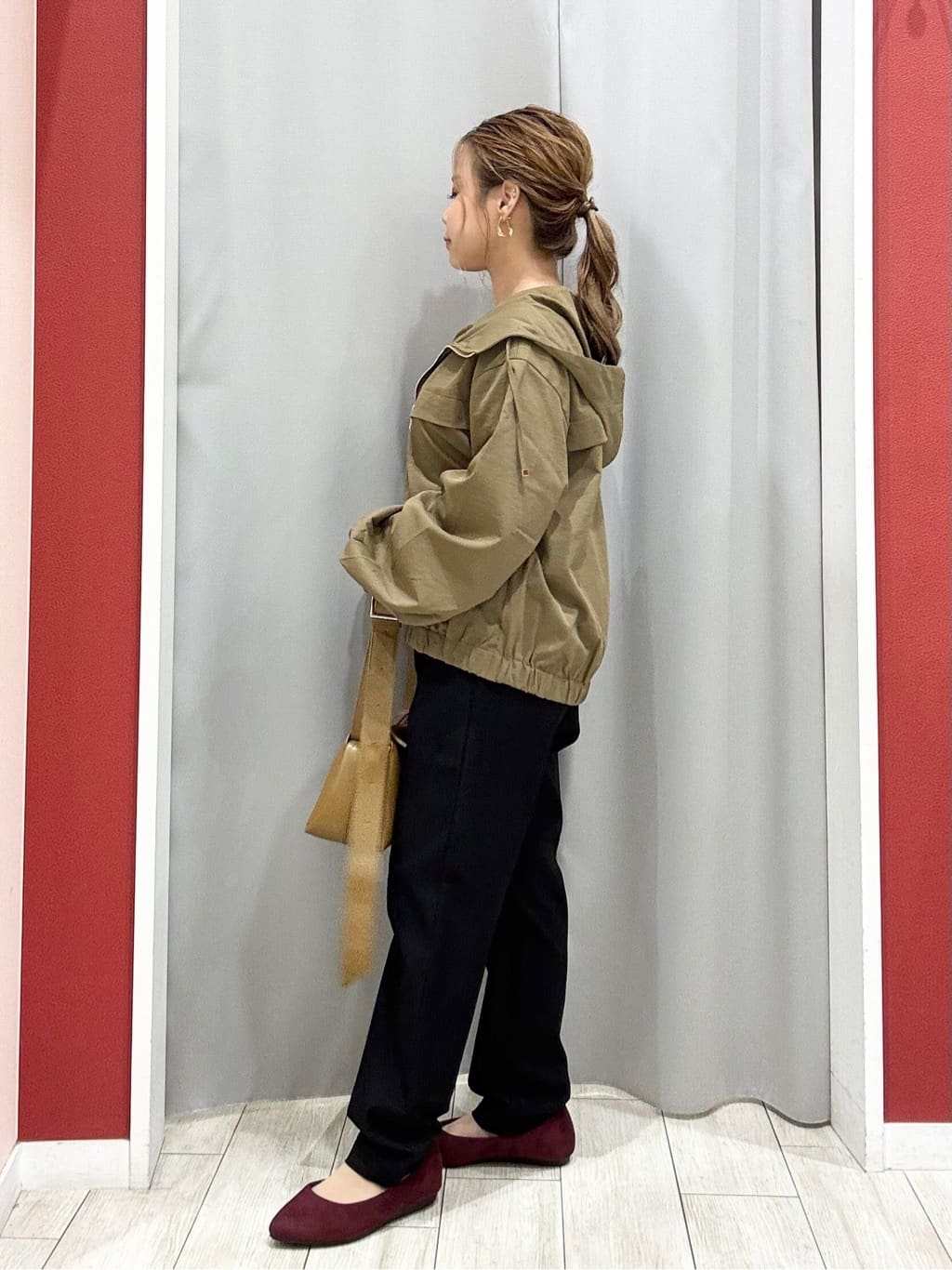 shioさんの「SHOO･LA･RUE｜【洗濯後しわになりにくい】さらっとタッチの 5分袖ドルマンブラウス」を使ったコーディネート