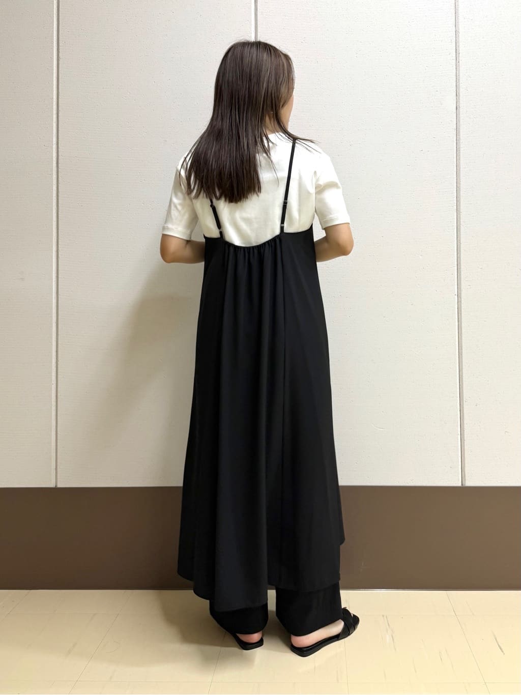 mamiさんの「INDIVI｜【UVケア】エアリージョーゼット キャミワンピース」を使ったコーディネート