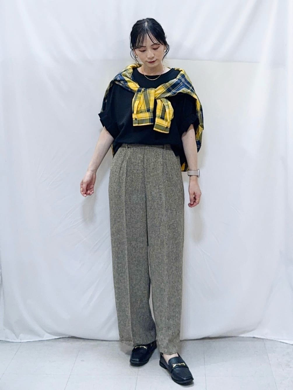 𝐇𝐢𝐫𝐨𝐦𝐢さんの「SHOO･LA･RUE｜【洗濯機可/S-LL】程よい抜け感 大人のチェックシャツ」を使ったコーディネート