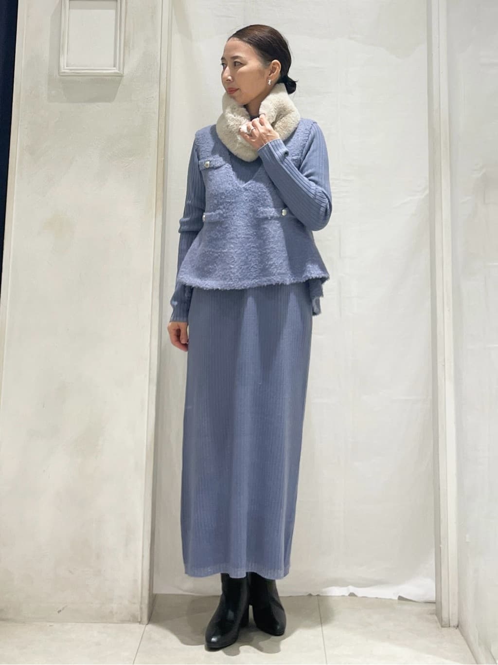 hiroさんの「grove｜【2点SET/体型カバー】一枚で決まる、ペプラムベスト&times;ニットワンピース」を使ったコーディネート