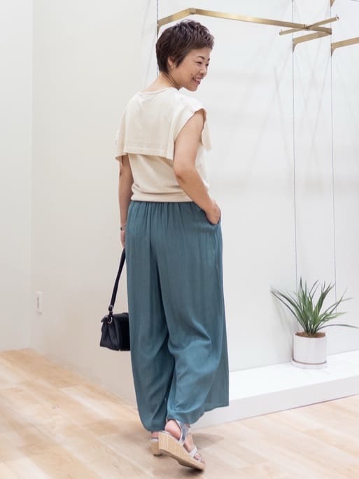 シュウコさんの「grove｜【ひんやり/UVカット】大人の可愛さ　セーラーカラーニット」を使ったコーディネート