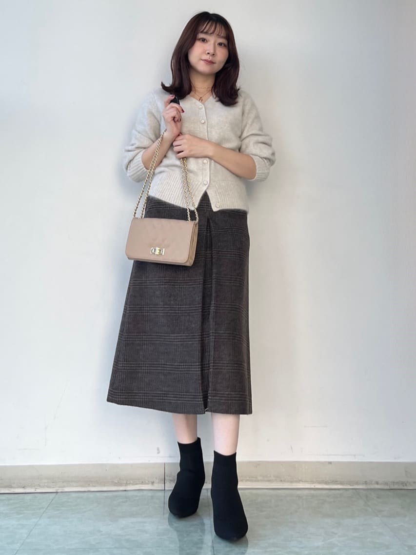 KAHOさんの「UNTITLED｜【ふわふわニット/前後2WAY】フォックスカシミヤカーディガン」を使ったコーディネート