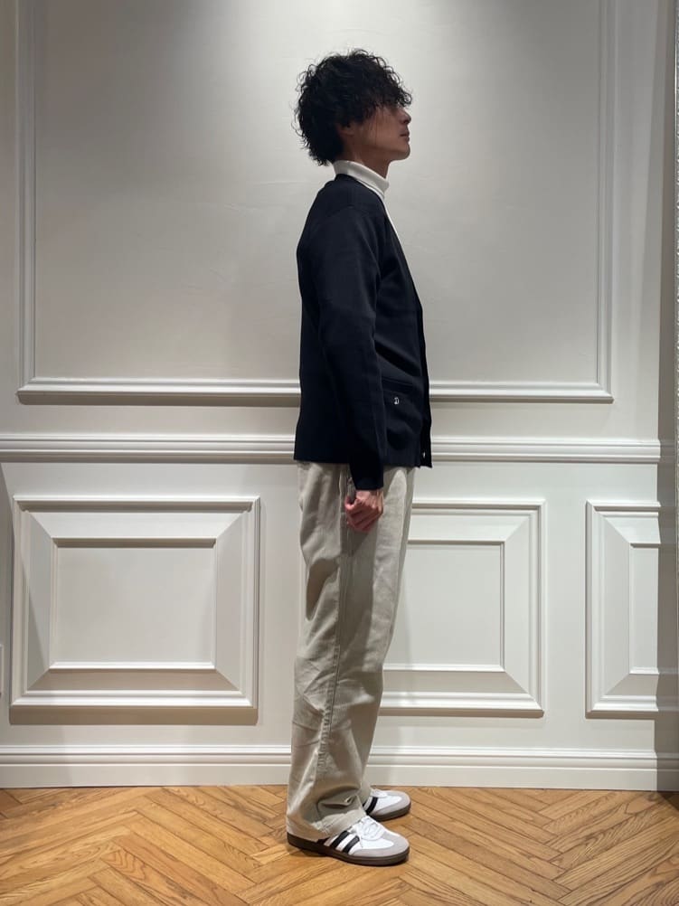 橋本さんの「DRESSTERIOR｜ウォッシャブル コットンカシミヤスムースカーディガン」を使ったコーディネート