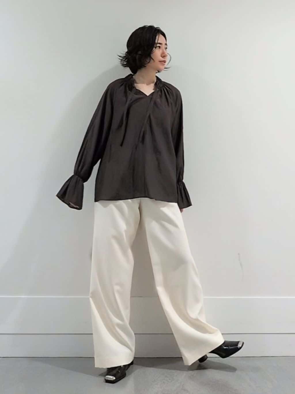 ミズタさんの「UNTITLED｜【アンサンブル可/洗える/ボタンなし】シルクウールカシミヤ 着流しカーディガン」を使ったコーディネート