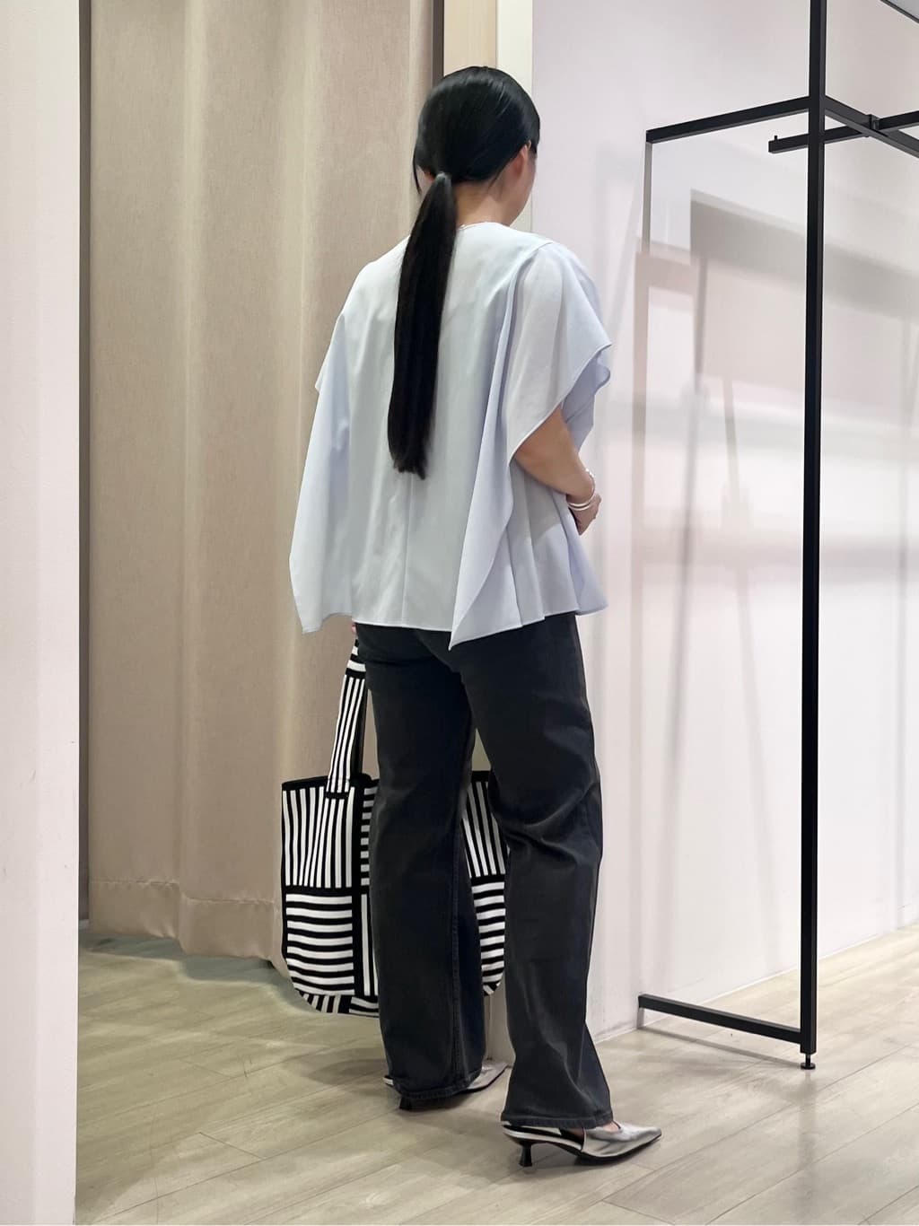 hasuさんの「INDIVI｜【体型カバー】スクエアブラウス」を使ったコーディネート