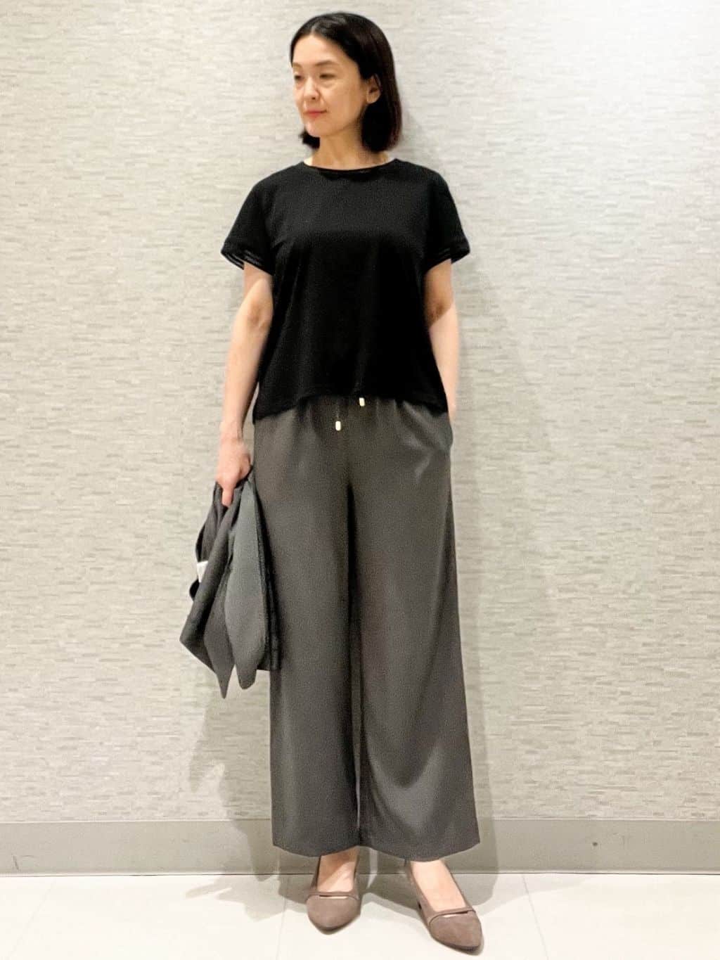 marikoさんの「Reflect｜【ウエスト総ゴム／セットアップ／単品使いOK◎】ベスト＋ストレートパンツセット」を使ったコーディネート