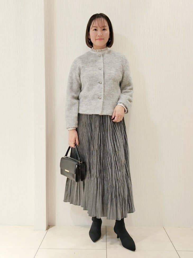 naokoさんの「UNTITLED｜【ジャケット風/メタルボタン】アルパカ混シャギーカーディガン」を使ったコーディネート