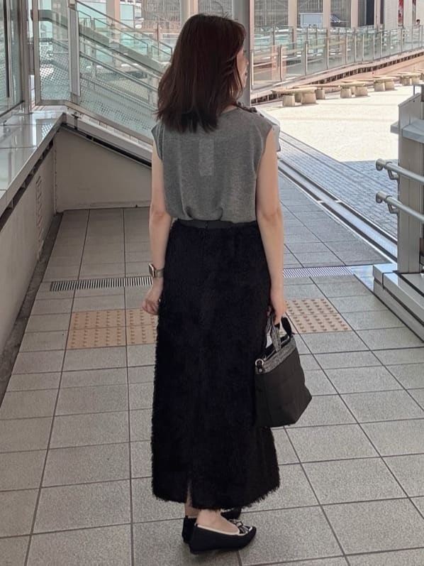 makiさんの「UNTITLED｜【アンサンブル可/洗える】シアーノースリーブ プルオーバー」を使ったコーディネート