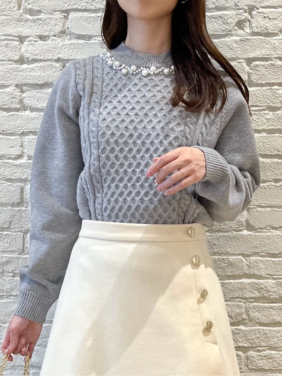 はばさんの「Couture brooch｜【大人上品・ベルト付き】パール調釦チェスターコート」を使ったコーディネート