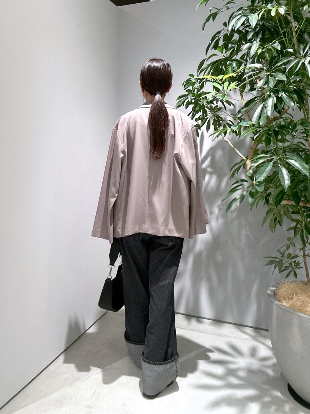 Renoさんの「INDIVI｜オンブレチェックビスチェ」を使ったコーディネート