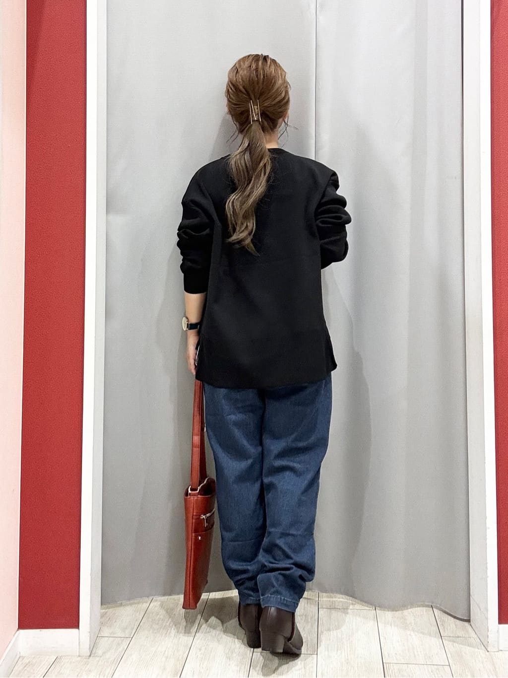 shioさんの「SHOO･LA･RUE｜【高レビュー/SS-LL/美脚シルエット】自然に体型カバー イージーデニム テーパードパンツ」を使ったコーディネート