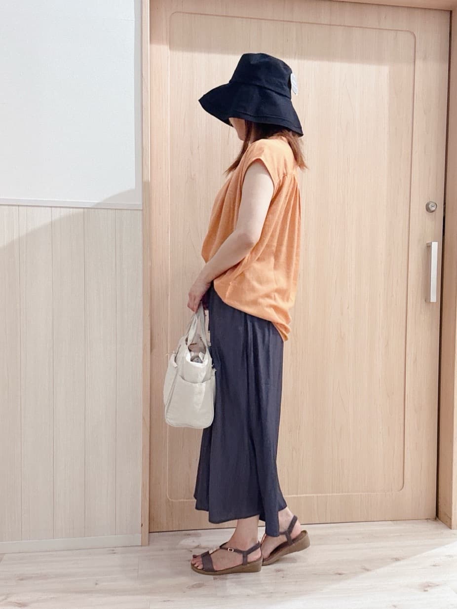 モカさんの「SHOO･LA･RUE｜【S-LL/洗濯後しわになりにくい】上品にきれい見え スラブギャザーブラウス」を使ったコーディネート