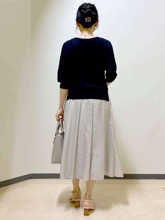  beni_gingerさんの「Reflect｜【マシンウォッシュ可／セットアップ可】シアーボックスタックプリーツスカート」を使ったコーディネート