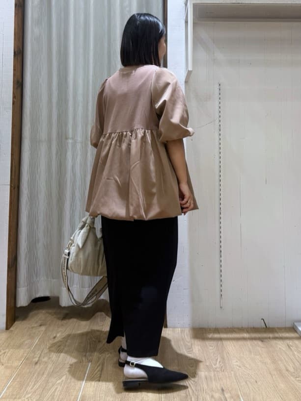 chさんの「THE SHOP TK｜バルーンスリーブペプラムチュニック【洗える】」を使ったコーディネート