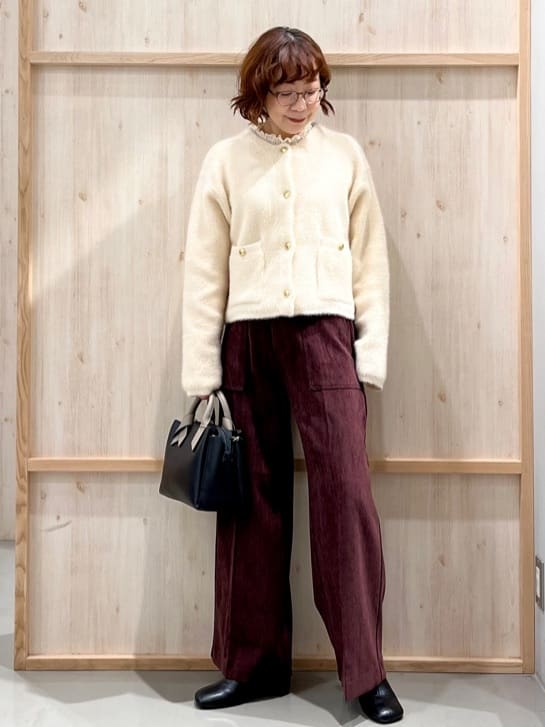 nakoさんの「THE SHOP TK｜クラッシュベロアベーカーパンツ」を使ったコーディネート