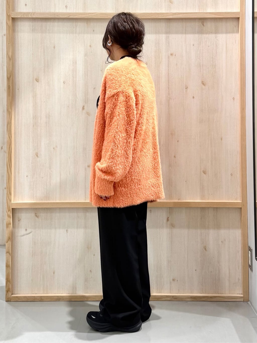 nanaさんの「THE SHOP TK｜【ふわふわあったか】フェザーカーディガン」を使ったコーディネート
