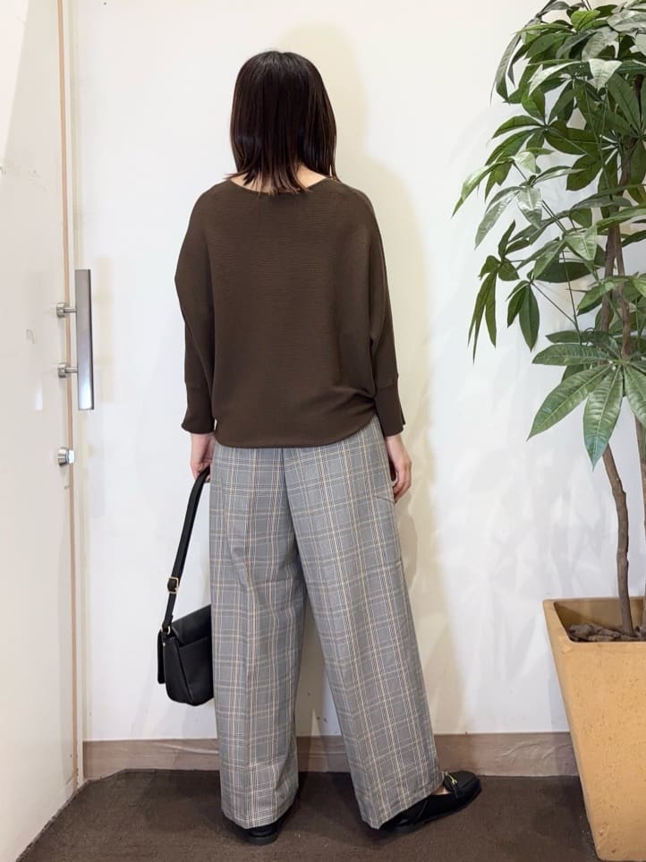 宗形さんの「SHOO･LA･RUE｜【洗える/毛玉になりにくい/UV】 ガータードルマン 7分袖ニット」を使ったコーディネート