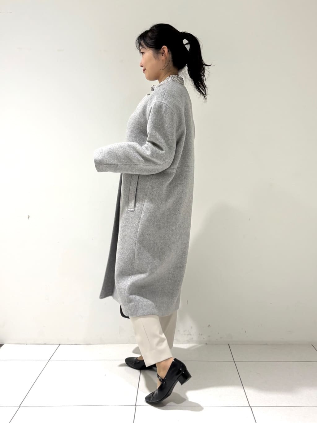 momokoさんの「INDIVI｜【軽量／ウール混】ライトフォルム ロングコート」を使ったコーディネート