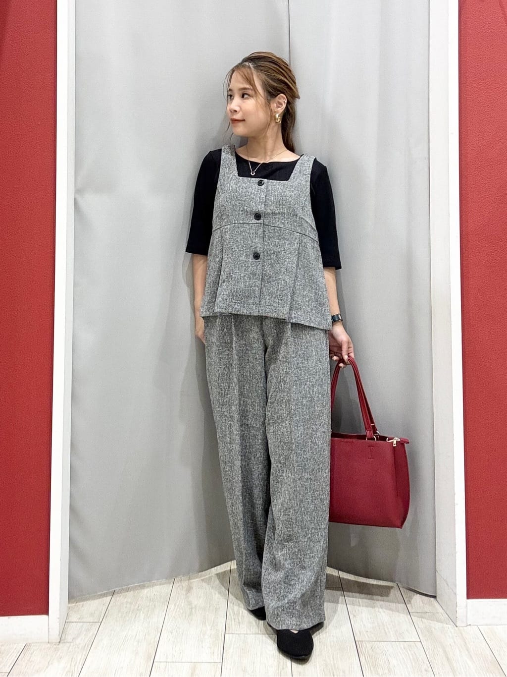 shioさんの「SHOO･LA･RUE｜【2点セット】着るだけで決まる クラシカルなツイード調セットアップ」を使ったコーディネート