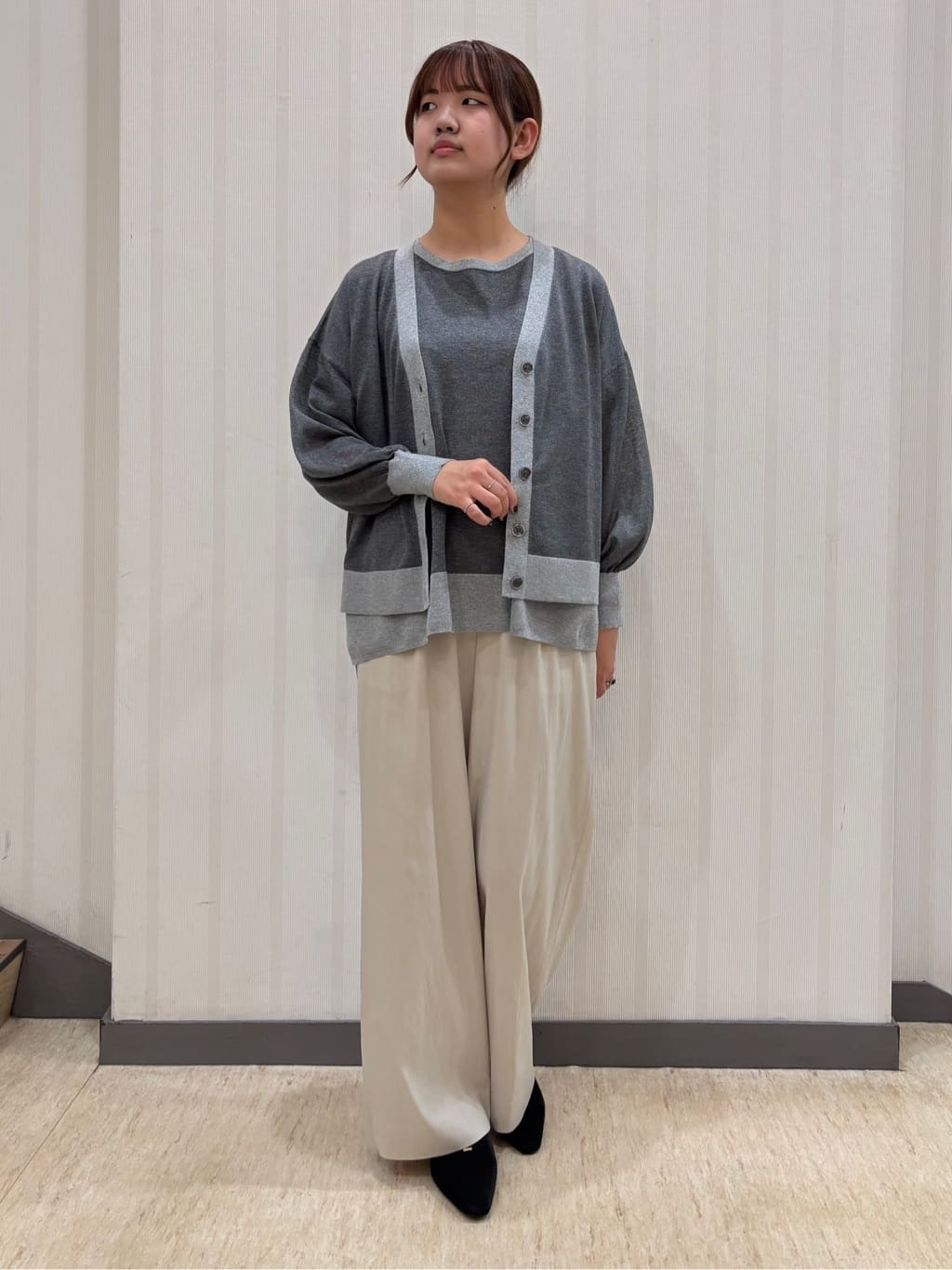 ちひさんの「INDIVI｜【洗える／二の腕カバー】バイカラーラメニット」を使ったコーディネート