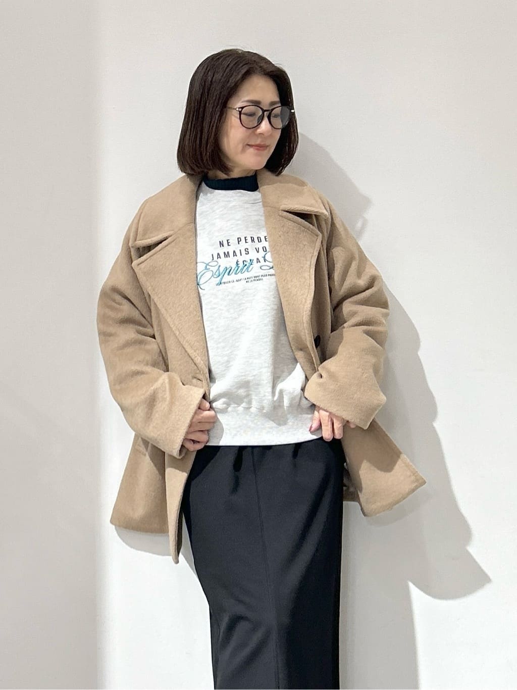 NAKAさんの「OPAQUE.CLIP｜カシミヤブレンドウールミドルピーコート」を使ったコーディネート