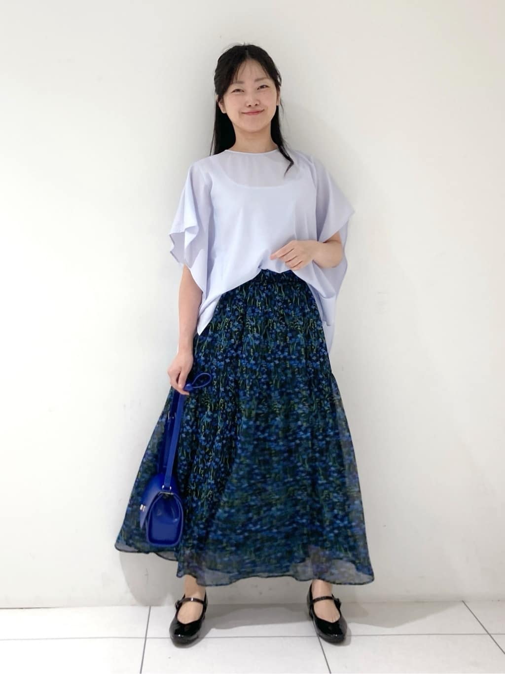 momokoさんの「INDIVI｜【体型カバー】スクエアブラウス」を使ったコーディネート