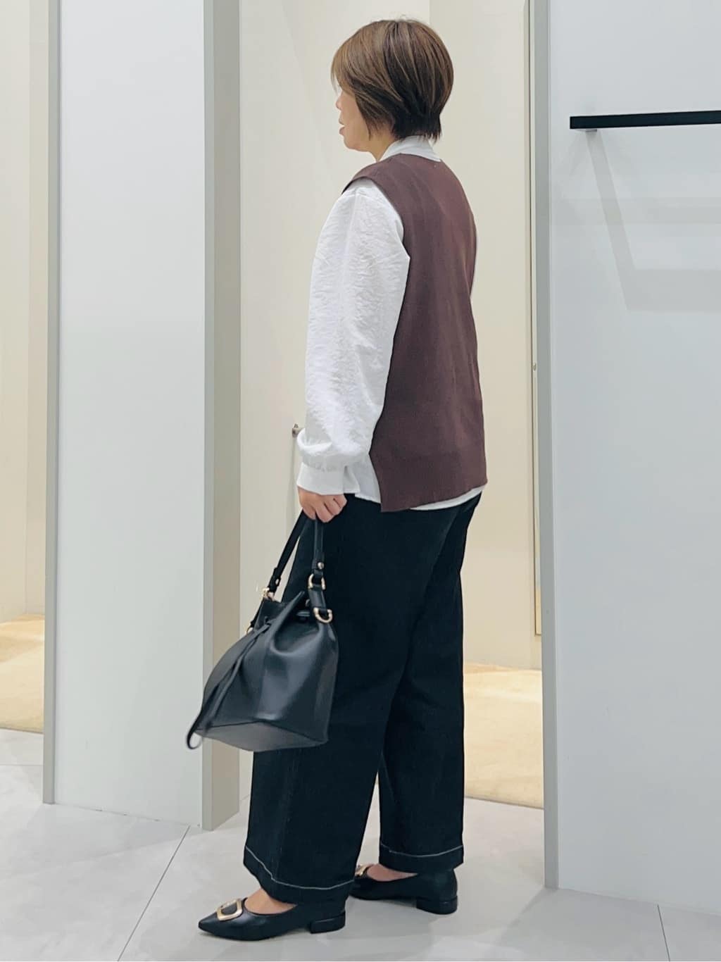 Naruさんの「THE SHOP TK｜【春まで着られる】ニットベスト＆ブラウスセット/洗濯機OK」を使ったコーディネート