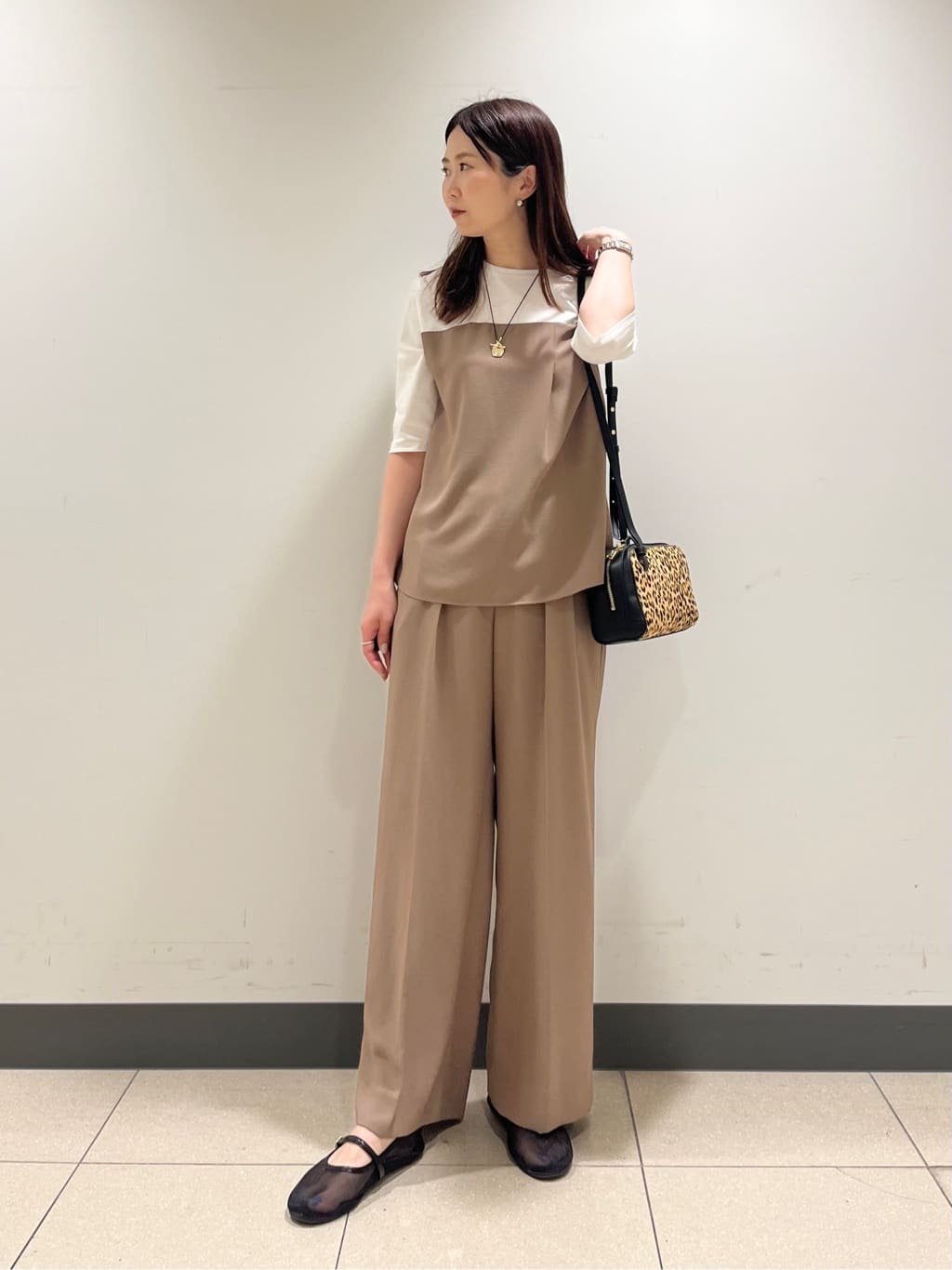 shokoさんの「INDIVI｜【着心地◎！】タックワイドパンツ」を使ったコーディネート