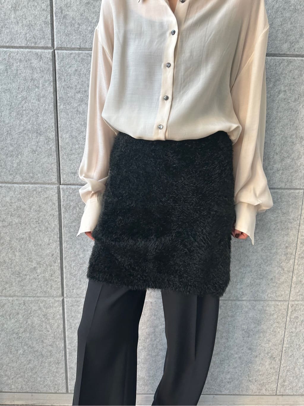 harunaさんの「CODE A｜feather mini skirt」を使ったコーディネート