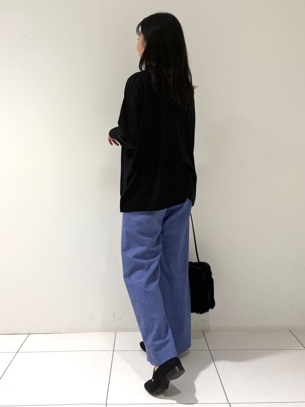 momokoさんの「INDIVI｜【洗える／毛玉になりにくい】エクストラファインウール ハイネックニット」を使ったコーディネート