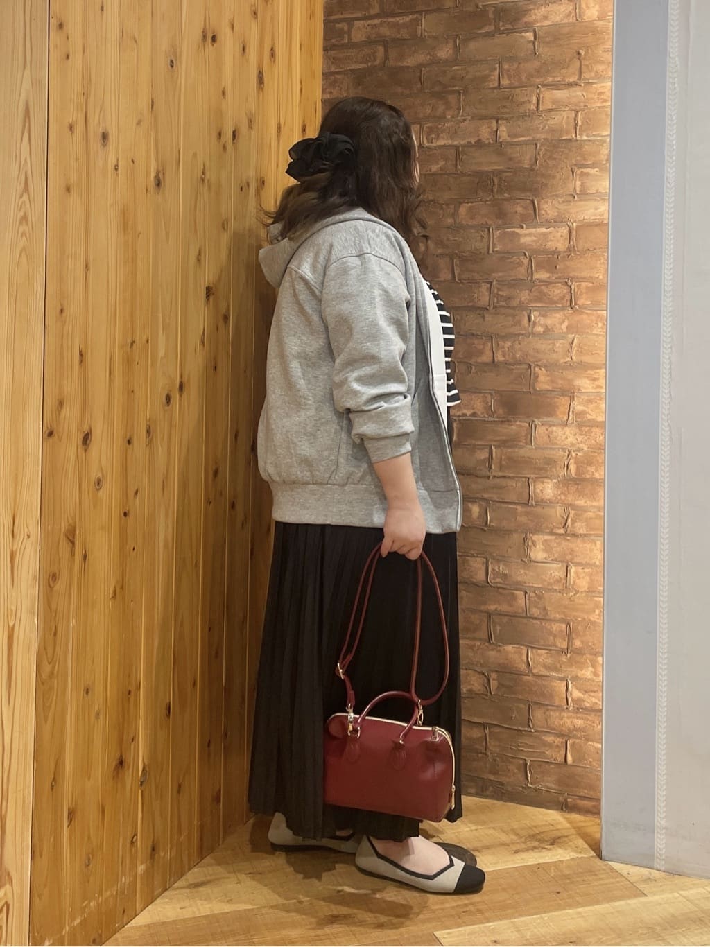 Risaさんの「SHOO･LA･RUE｜【S-LL】インせず決まる 背中タック入り パフ袖トップス」を使ったコーディネート
