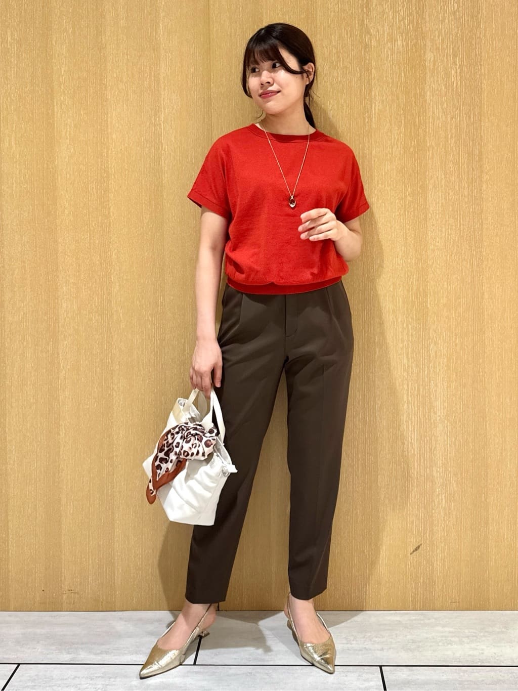nanaさんの「UNTITLED｜【はっ水/後ろウエストゴム/洗える】ストレッチテーパードパンツ」を使ったコーディネート