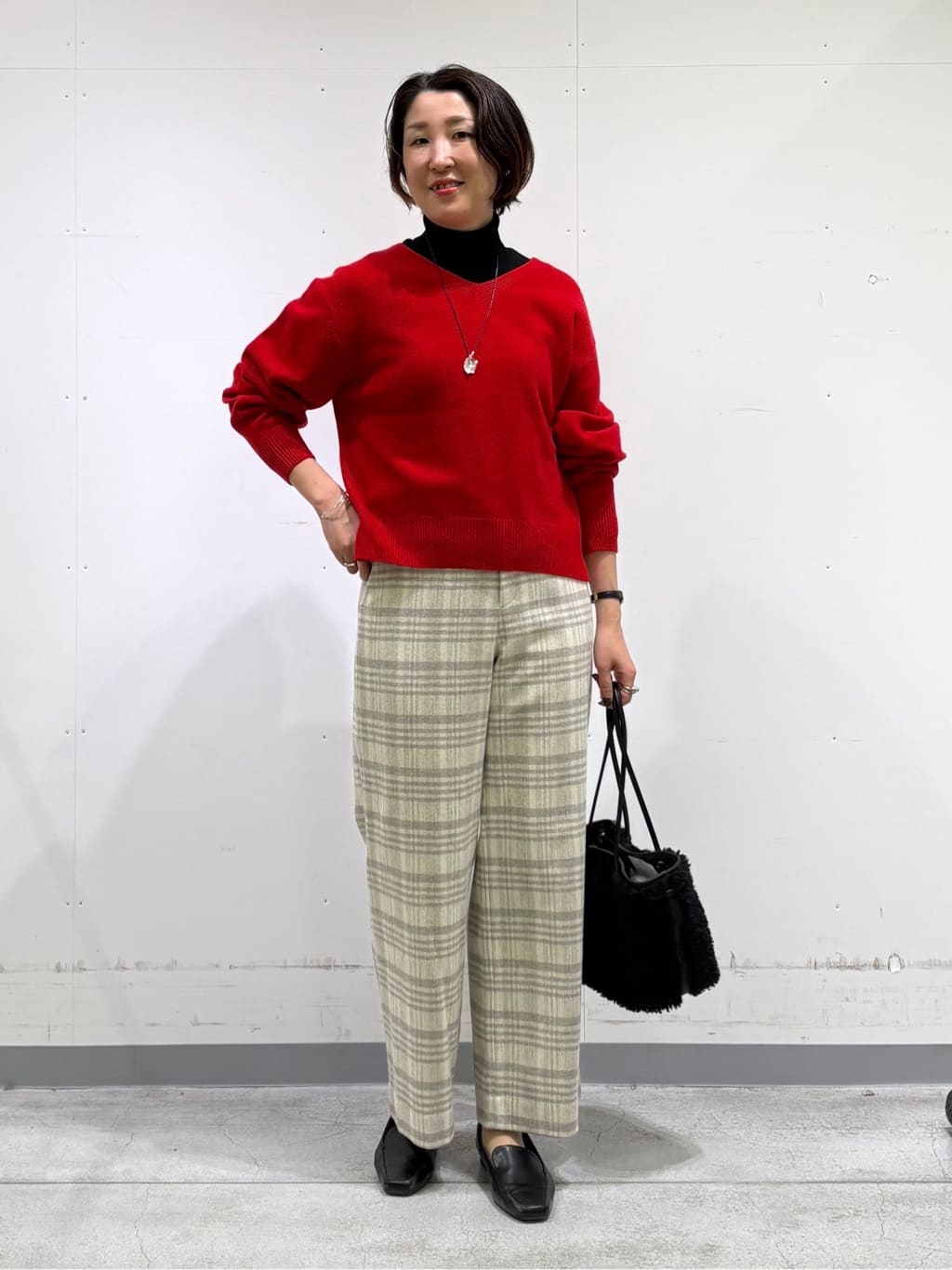 yuriさんの「INDIVI｜【洗える／毛玉になりにくい】エクストラファインウール リブタートルニット」を使ったコーディネート