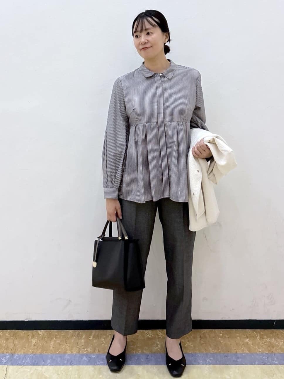 akariさんの「index｜ウールライクストレッチテーパードパンツ／セットアップ対応【洗濯機OK】」を使ったコーディネート